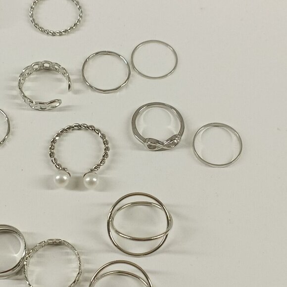 22pcs Women's Ring Size 4-8 Brass Plated Silver Fashion Jewelry - Picture 6 of 8